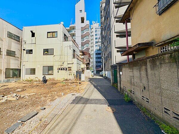Land for Sale in Toshima, Tokyo - No Building Conditions - Thumbnail 4