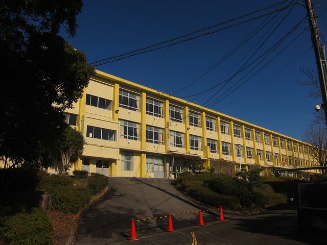 3LDK Apartment in Seto City with 96.11㎡ Floor Space - Thumbnail 2