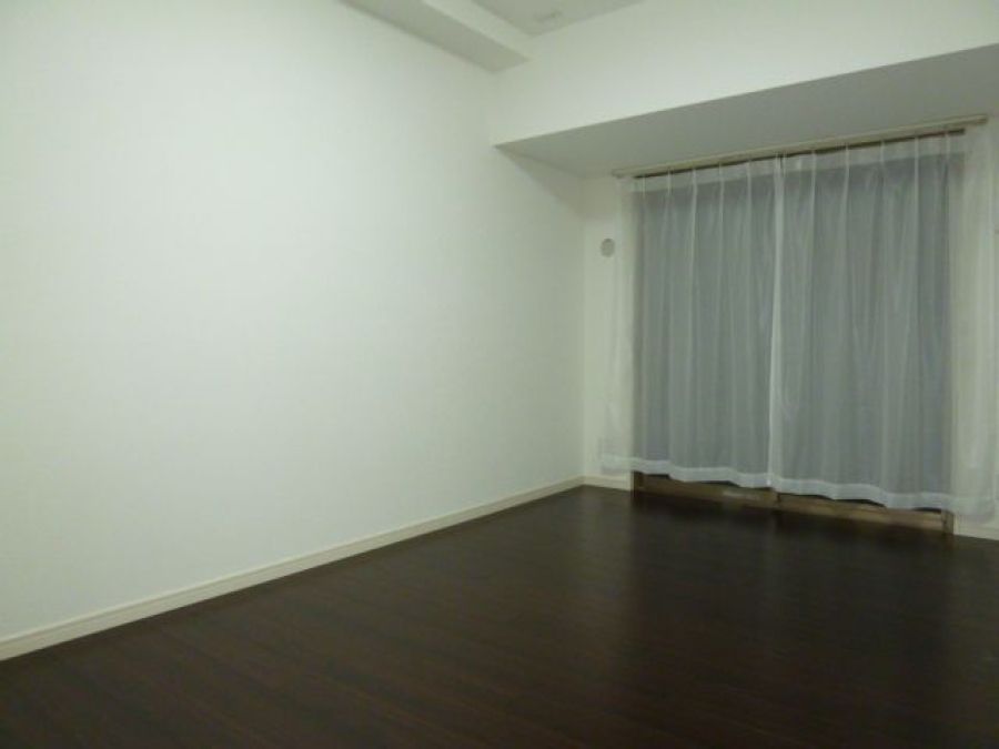 4LDK Southeast Corner Apartment for Sale in Miyazaki City - Thumbnail 2
