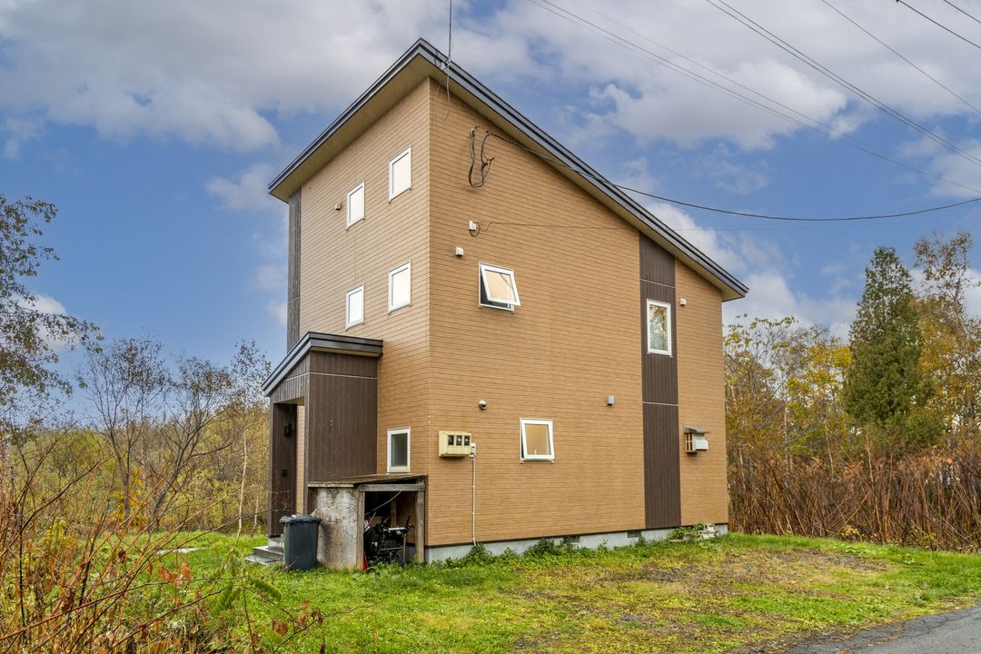 3-Bedroom Niseko Resort Home in Kabayama, Hokkaido - Image 1