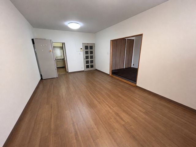 3LDK Apartment in Sapporo Nishi Ward Near Hassamu Minami Station - Thumbnail 2