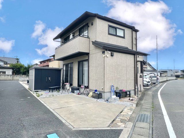 4LDK Family Home with Solar Power in Takasaki, Gunma - Thumbnail 2