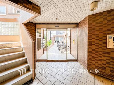 2LDK Apartment in Kawasaki with Renovated Interiors — Image 1, Saiwai, Kanagawa