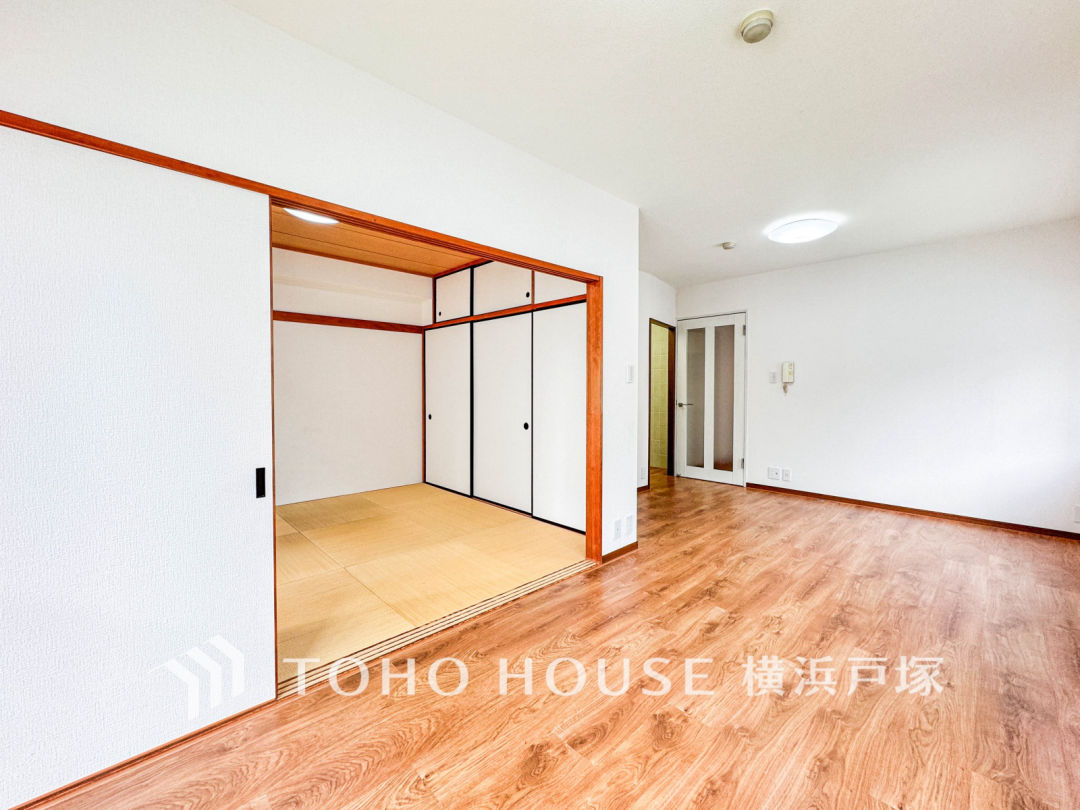 2LDK Apartment in Kawasaki with Renovated Interiors - Thumbnail 3