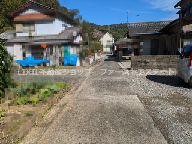 Land for Sale in Sakawa, Kochi with Warehouse Near Route 33 - Thumbnail 2