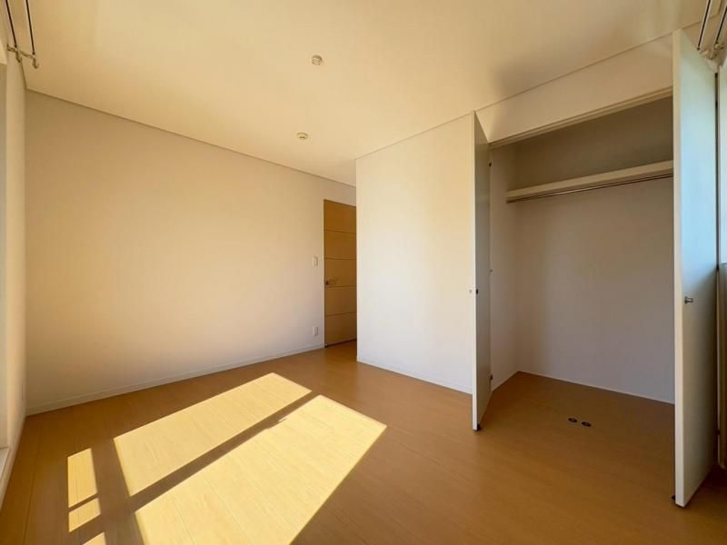 Renovated 4-Bedroom House with Solar Panels near Higashi-Fukushima Stn - Thumbnail 4