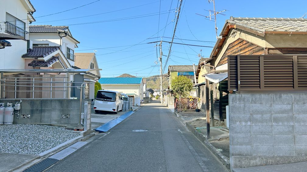 85.18 Tsubo Land for Sale in Matsuyama, Ehime with Existing House - Thumbnail 3