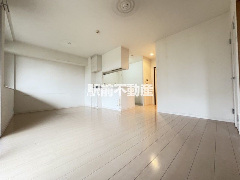 3LDK Apartment for Sale Near Nishitetsu Futsukaichi Station - Image 1