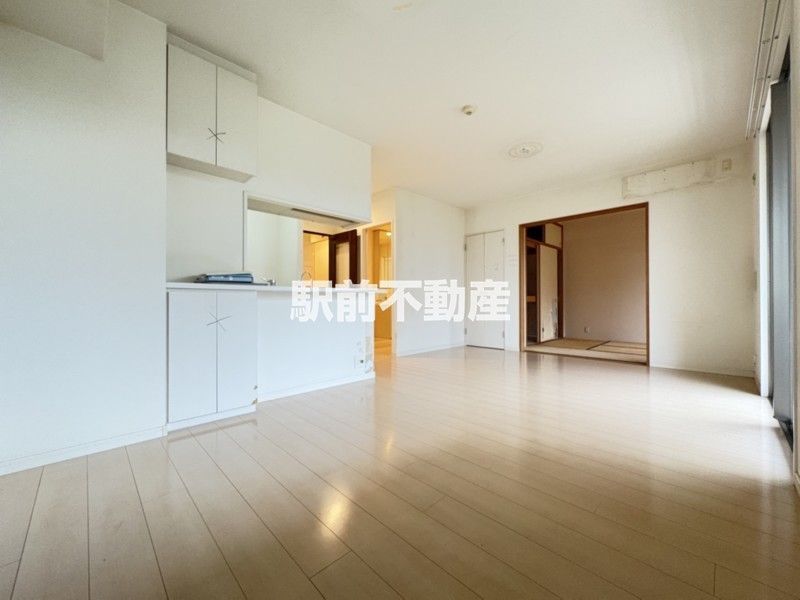 3LDK Apartment for Sale Near Nishitetsu Futsukaichi Station - Image 4