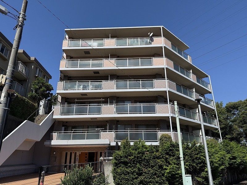 Renovated 1SLDK Apartment with Balcony in Chiba's Inage Ward - Thumbnail 3