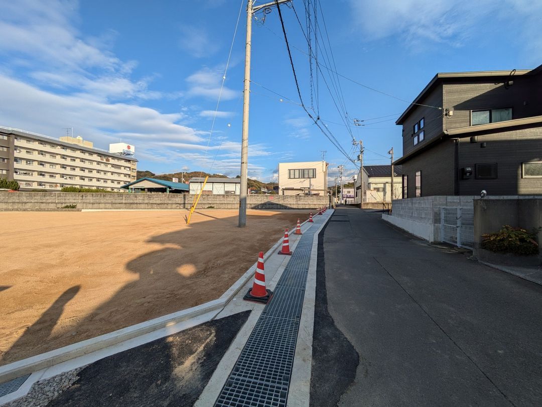Vacant Residential Plot for Sale in Matsuyama's Airport-dori Area - Thumbnail 3