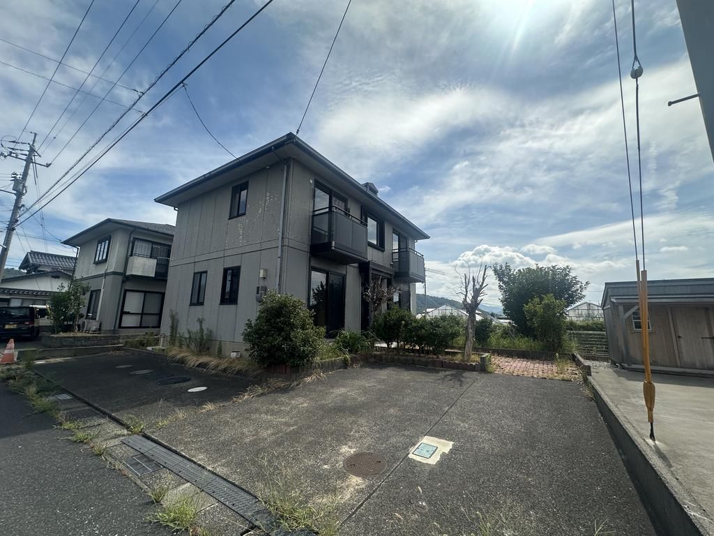 5LDK Family House in Iwami, Tottori - Vacant Property with Parking - Image 1