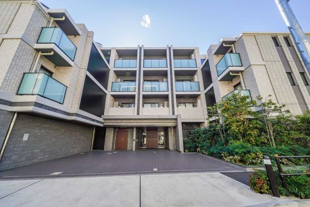 Open Residence Ko-Takebokoro 1LDK Apartment in Itabashi - Image 1