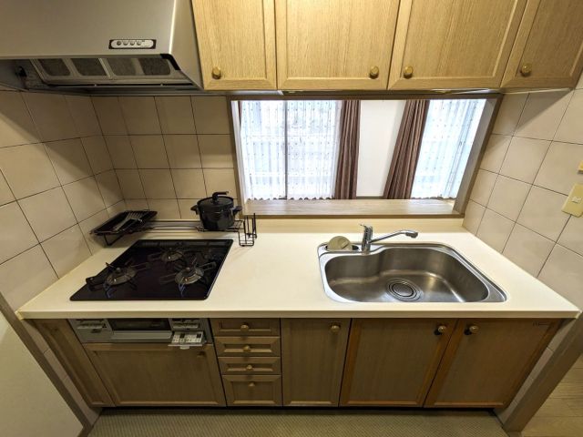 3LDK Apartment in Matsuyama with South-Facing Balcony - Thumbnail 2