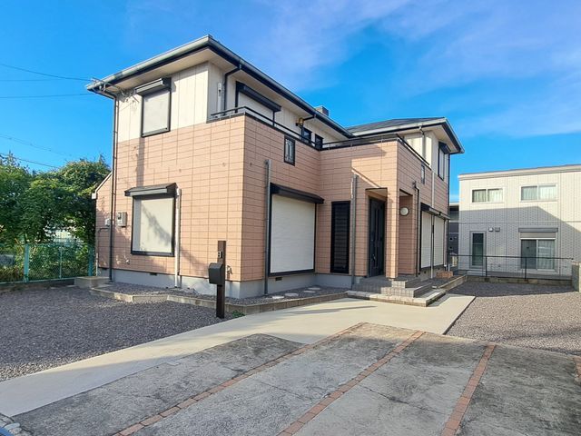 Renovated 4LDK Family House with Parking in Kusatsu, Shiga - Thumbnail 2