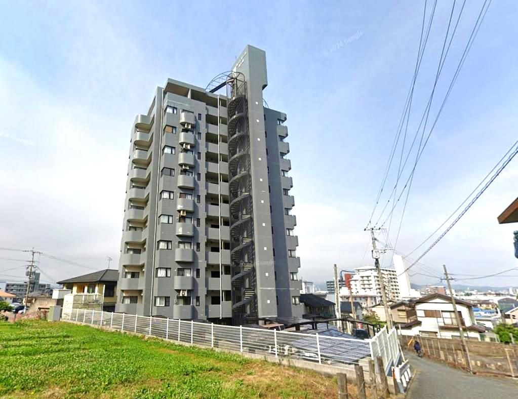 Landmark Kirigaoka 3LDK Apartment for Sale in Kitakyushu - Thumbnail 4