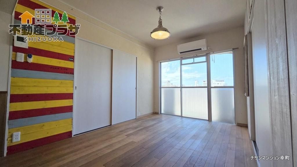 2LDK Corner Apartment with Balcony in Shizuoka Aoi Ward - Thumbnail 4