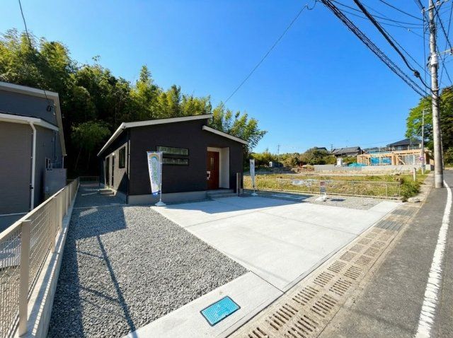 New 4LDK House with Solar Power in Kagoshima's Ishitani District - Thumbnail 2