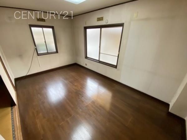 5LDK Family Home in Takasaki with Dual Kitchen Bathroom - Thumbnail 3