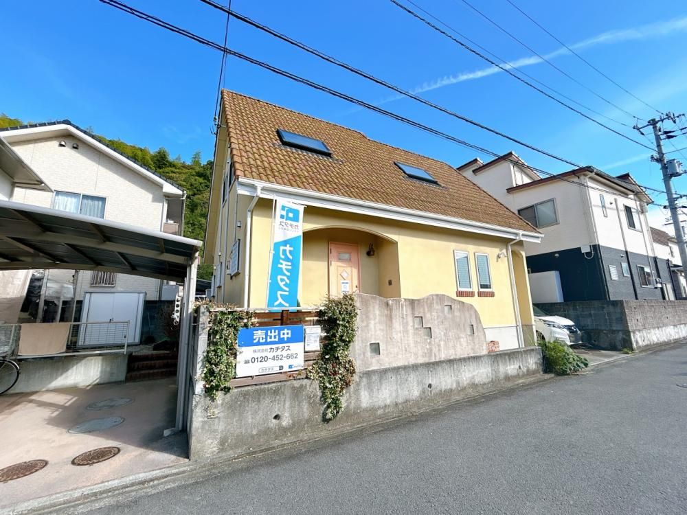Renovated 3LDK House in Matsuyama with Parking for 2 Cars - Thumbnail 2