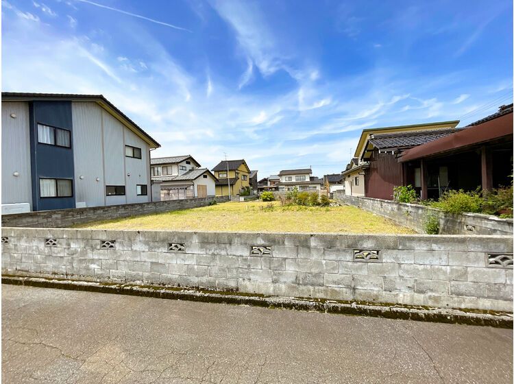 156 Tsubo Land for Sale in Toyama City with Dual Road Access - Thumbnail 3