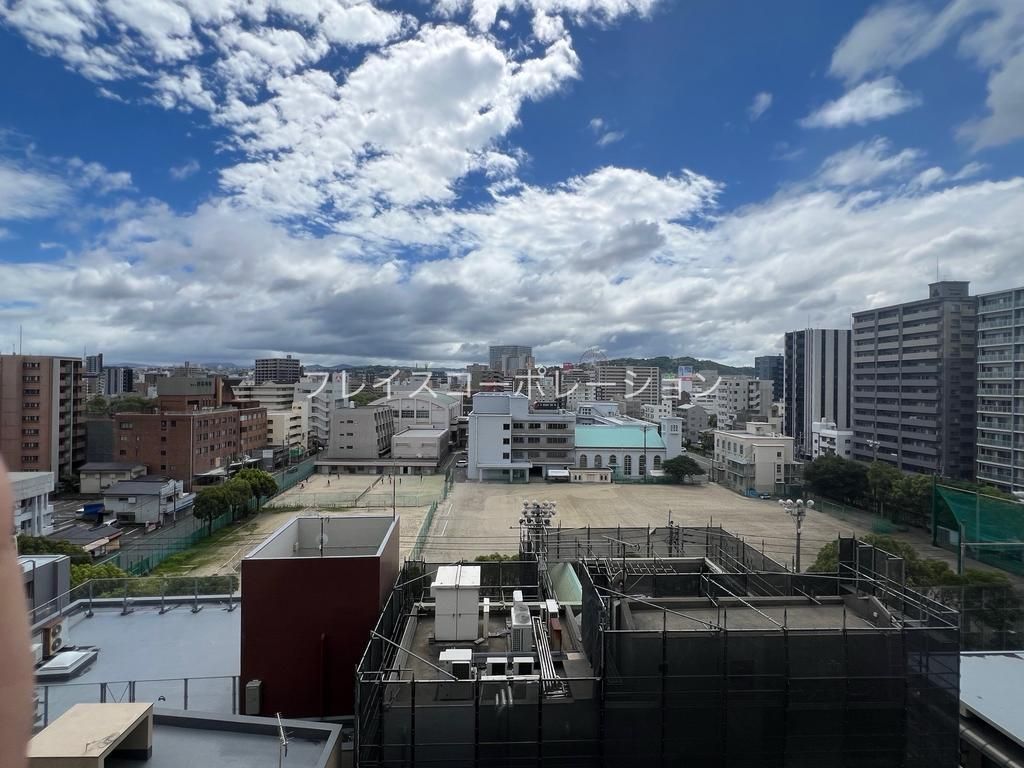 2LDK Apartment in Kagoshima City with Balcony Views - Thumbnail 4