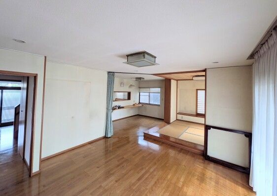 6LDK Wooden Detached House for Sale in Kuki, Saitama - Thumbnail 3
