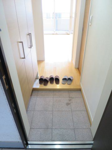 2LDK Apartment for Sale in Central Kochi City - Image 1