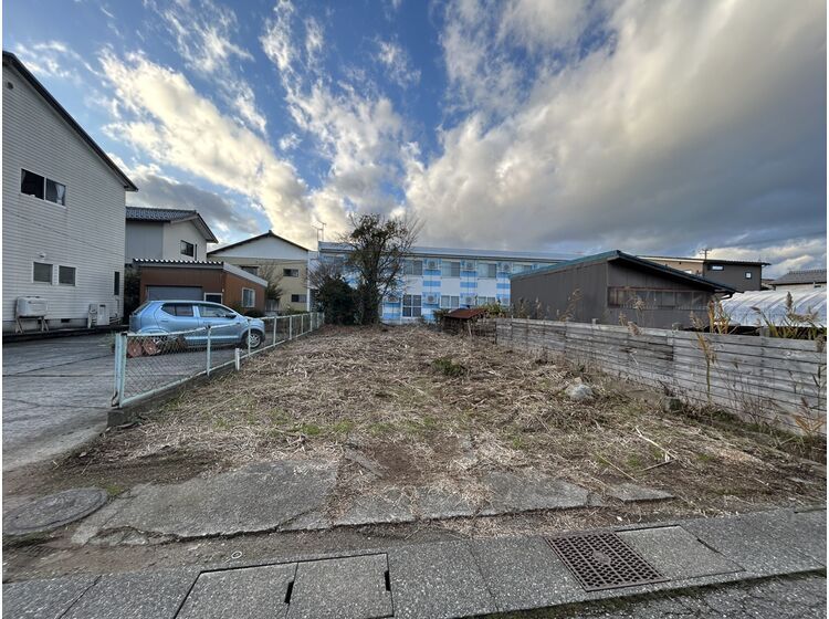 37 Tsubo Vacant Land Plot for Sale in Kaga City, Ishikawa - Thumbnail 2