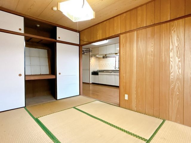 2LDK Apartment for Sale in Naha, Okinawa - 55.81 sqm - Thumbnail 4