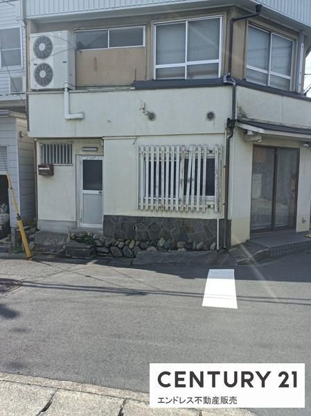 Land with Old House for Sale in Yamashina-ku, Kyoto - Thumbnail 2