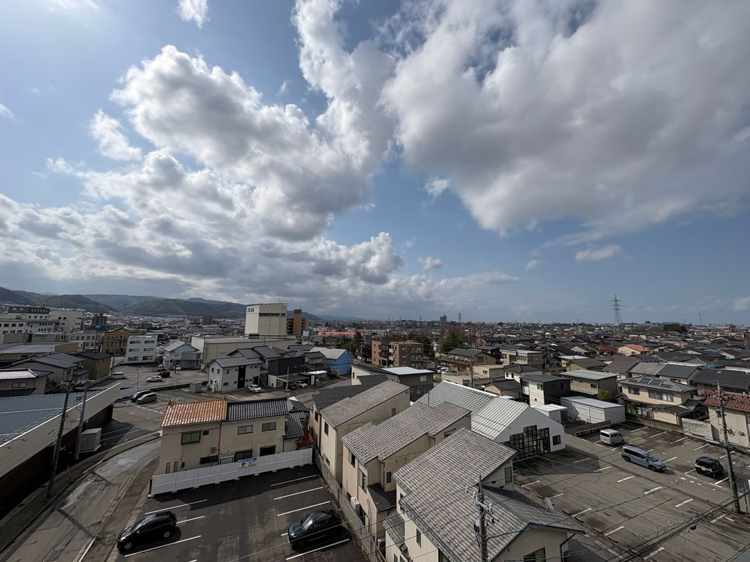 Renovated 2LDK Apartment for Sale in Kanazawa, Ishikawa - Thumbnail 2