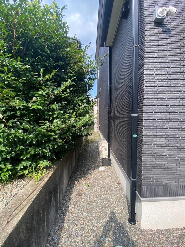 5LDK Modern House in Gifu City with Garden and Carport - Thumbnail 3