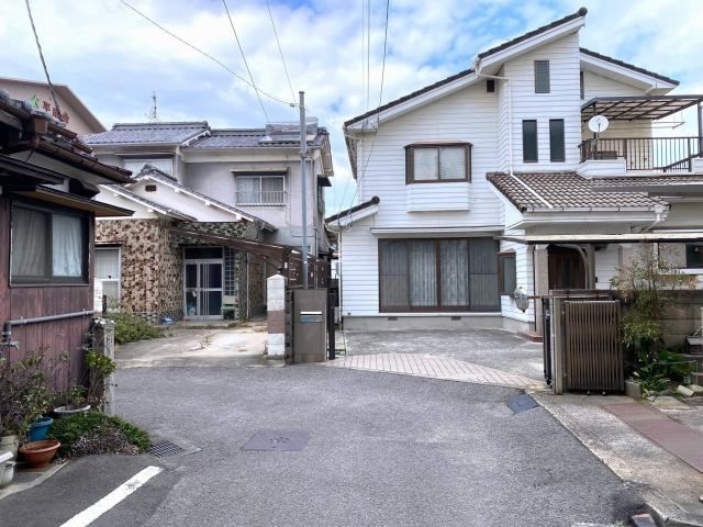 9LDK Family House in Matsuyama with Parking - Thumbnail 3