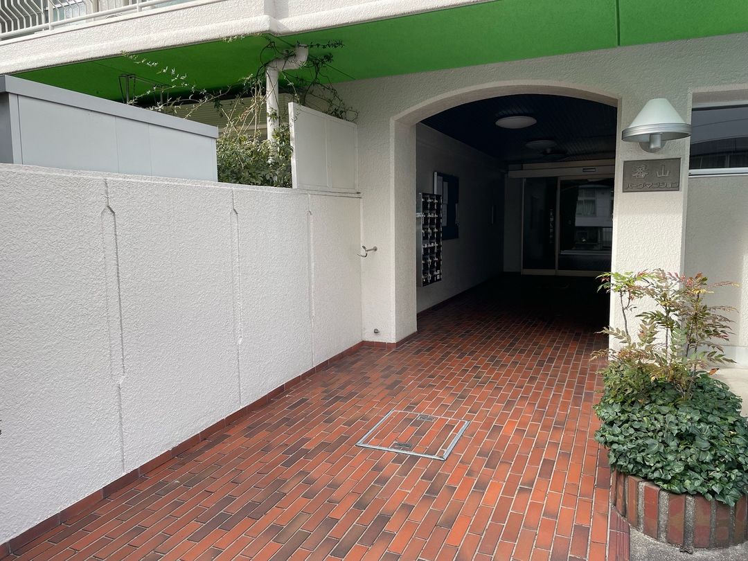 3LDK Apartment for Sale in Okayama's Kita Ward - Thumbnail 2