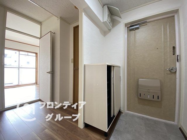 3LDK Apartment near Myohoji Station in Kobe's Suma Ward - Thumbnail 3