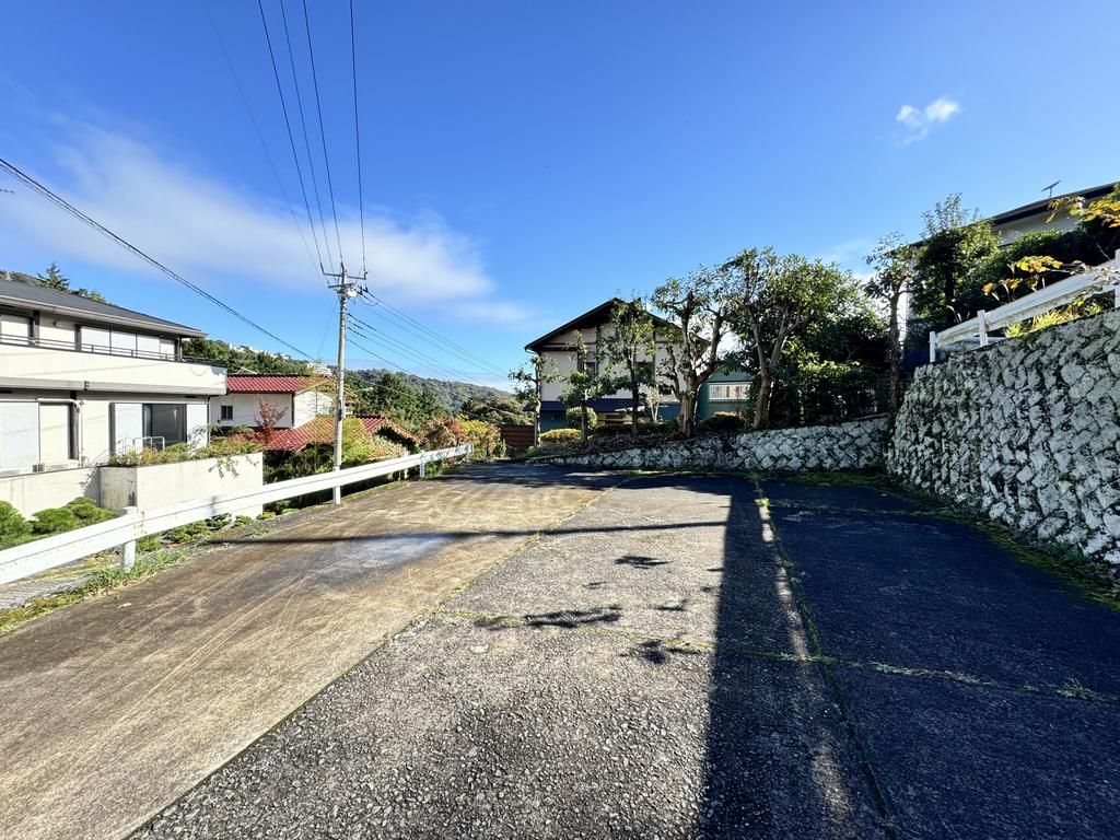 Japanese-Style House with Ocean View and Hot Spring in Atami - Thumbnail 3