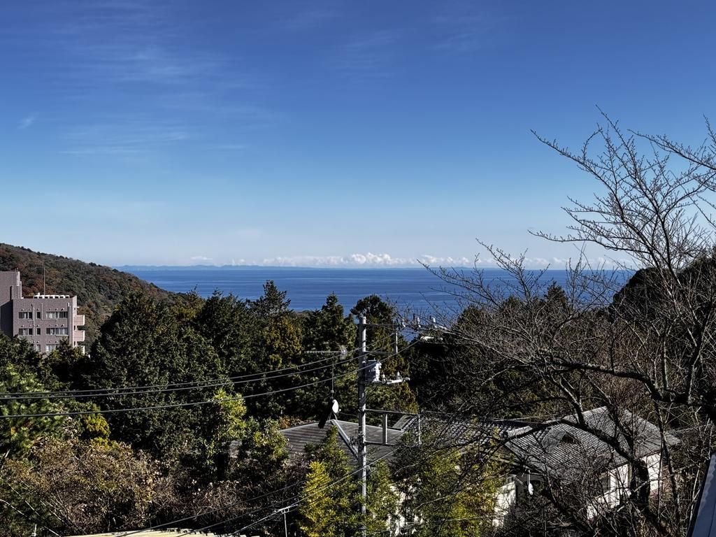 Japanese-Style House with Ocean View and Hot Spring in Atami - Thumbnail 2