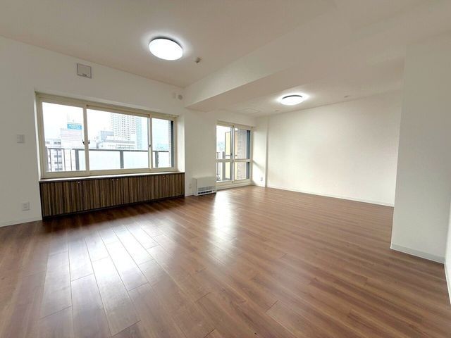 Renovated 4LDK Apartment in Sapporo's Paruguraasa Square - Thumbnail 4