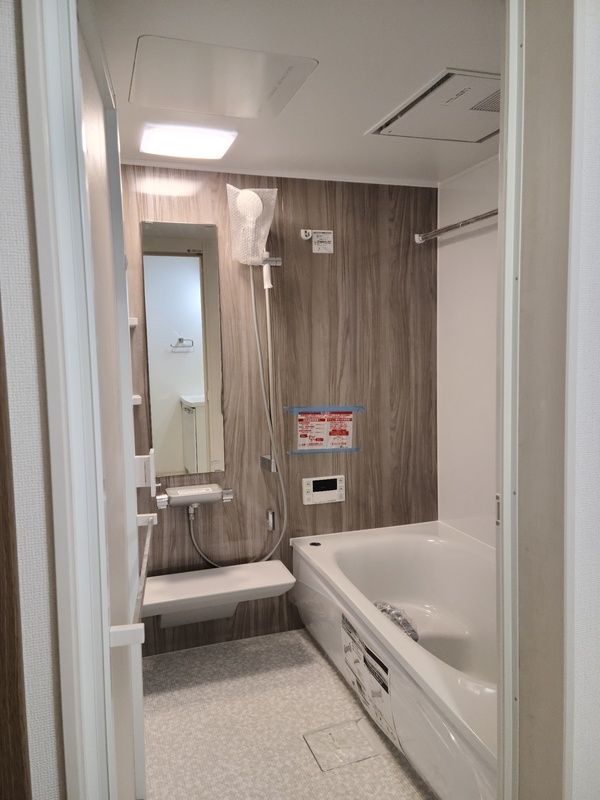 New ZEH House in Arakawa with Seismic Grade 3 & Rooftop Balcony - Thumbnail 4