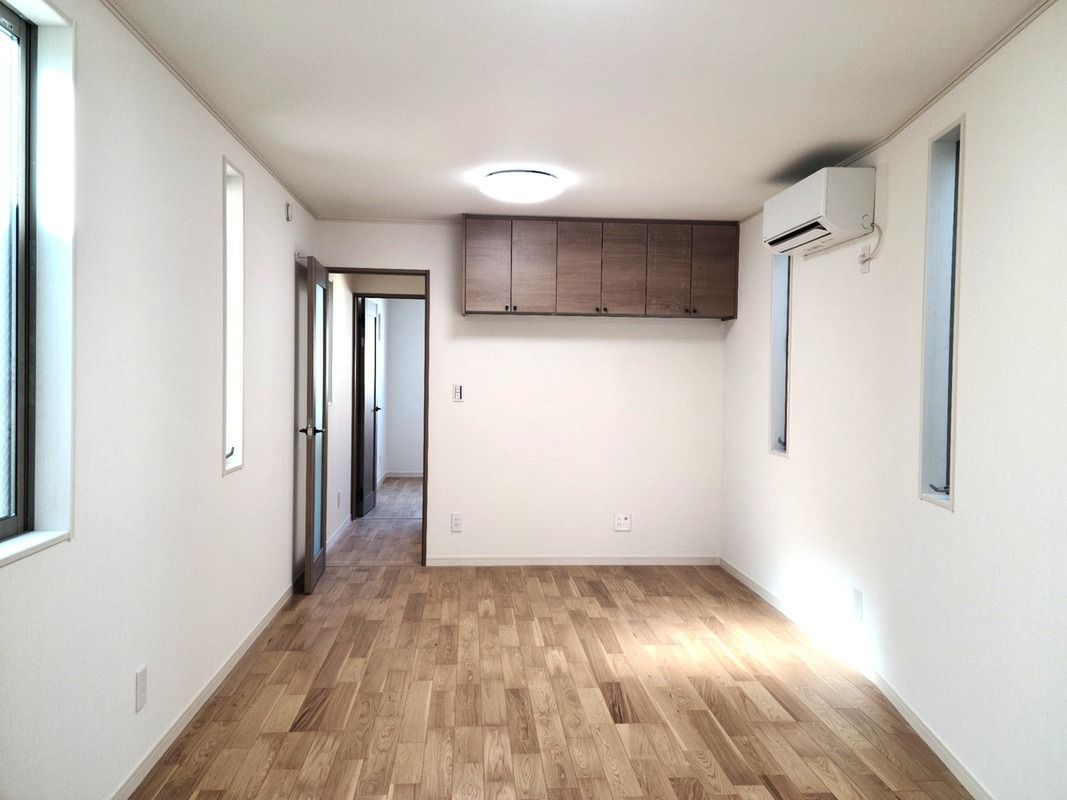 New ZEH House in Arakawa with Seismic Grade 3 & Rooftop Balcony - Thumbnail 3