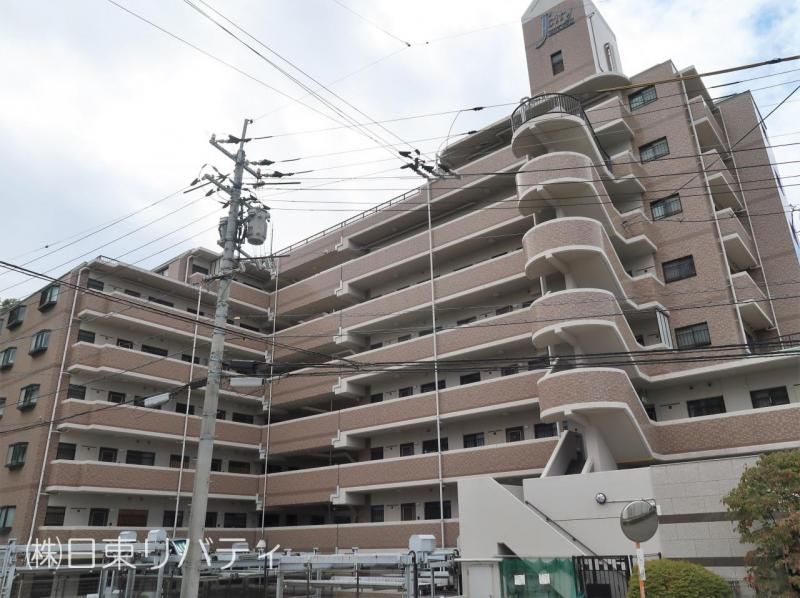 3LDK Apartment in Hiroshima with Recent Renovation - Thumbnail 2