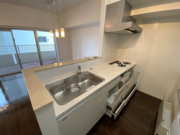 2LDK Apartment in Naha with Large Balcony - Thumbnail 4