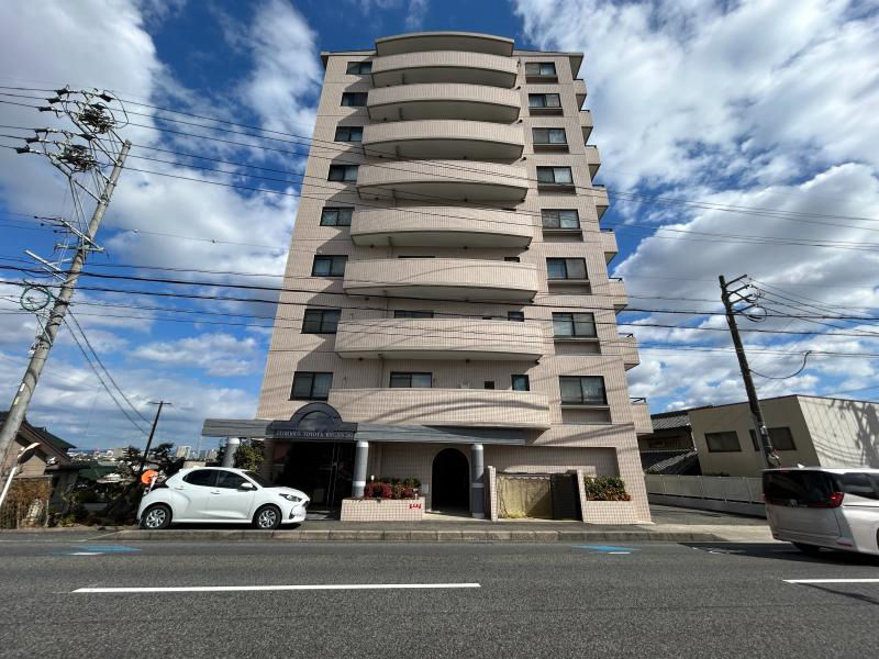 3LDK Apartment in Toyota with Balcony - Thumbnail 2