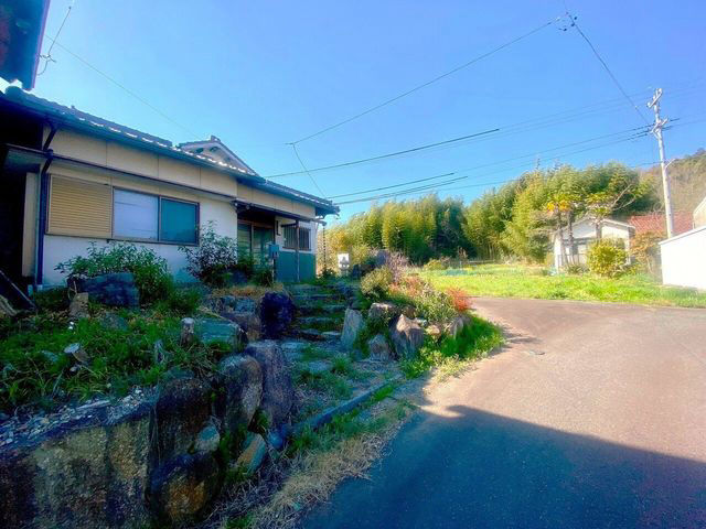 7DK Family House in Komaki with 2 Parking Spaces - Thumbnail 4