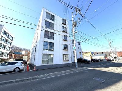 2LDK Investment Apartment Near Tsukisamu Park, Sapporo — Image 1, Toyohira, Hokkaido