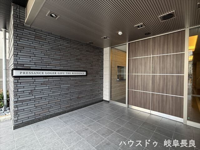 2LDK Apartment for Sale Near Gifu Station - 54.31 sqm - Thumbnail 2