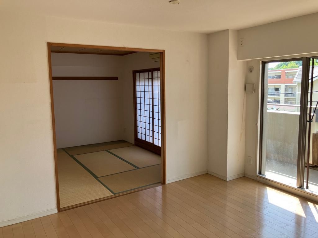 Laurel Court Tomio 3LDK Apartment for Sale in Nara - Thumbnail 3