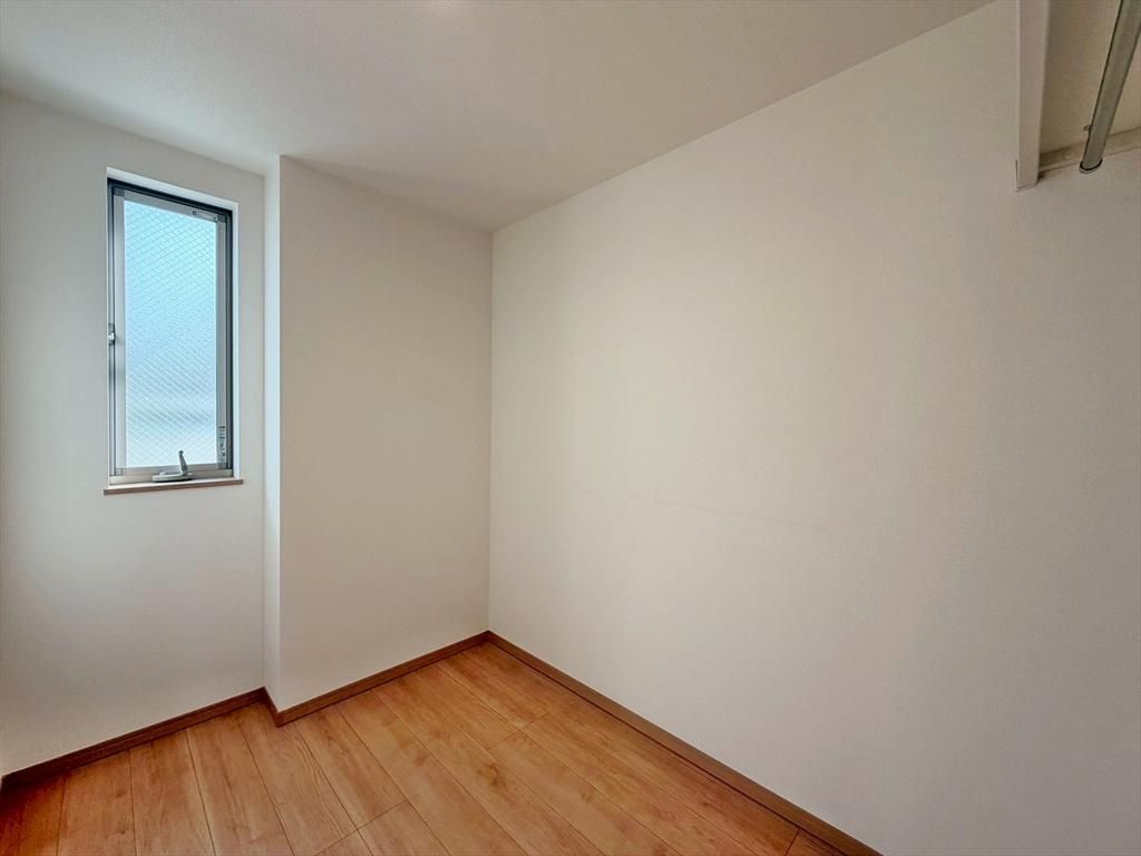 Modern 3-Story House with Office in Nerima, Tokyo - Thumbnail 4