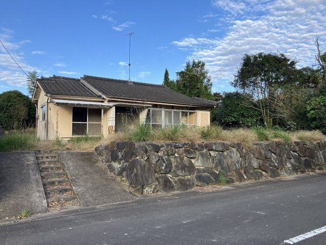 Land with Old House in Satsumasendai, Kagoshima - 541.62 sqm - Thumbnail 2